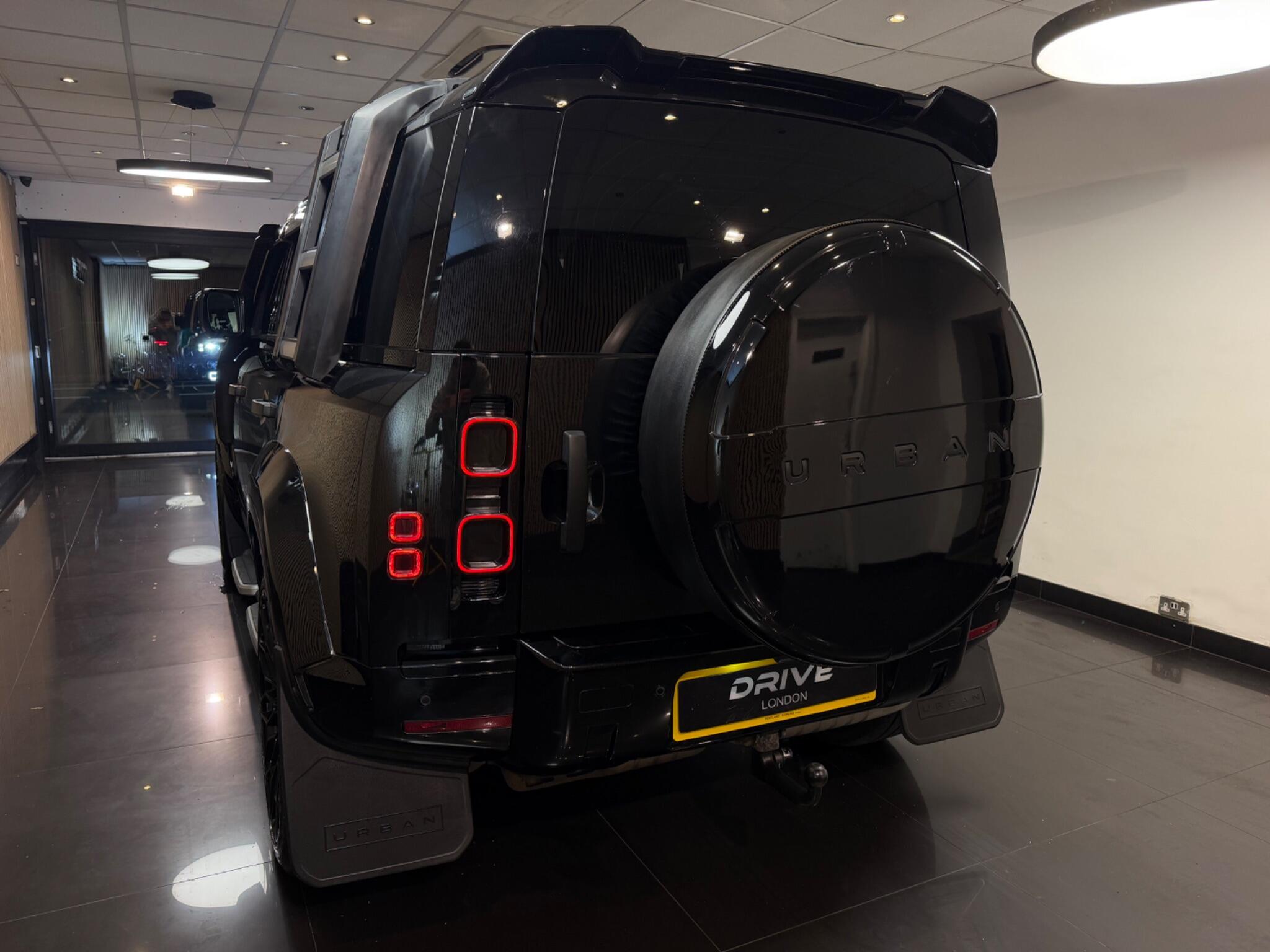Land Rover Defender 110